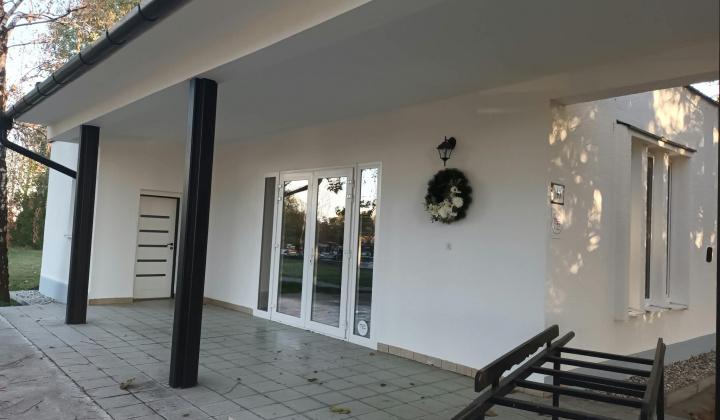 Aktuality / Obnova domu smútku v obci Bodzianske Lúky - foto