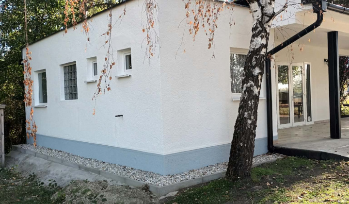 Aktuality / Obnova domu smútku v obci Bodzianske Lúky - foto